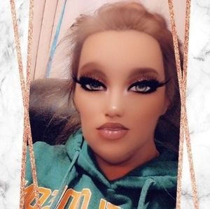 Meet your Posher, Aimee